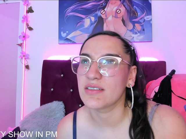 Oddajajo posnetke zaslona Emma-Allison