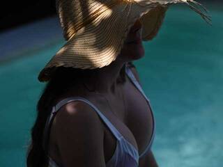 Erotični video klepet Emma-pink