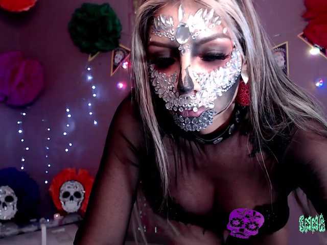 Oddajajo posnetke zaslona EmmaCarterX