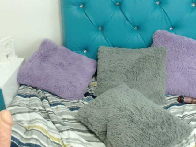 Oddajajo posnetke zaslona EmmaxSummers