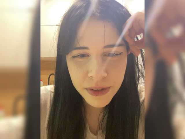 Oddajajo posnetke zaslona emogirl