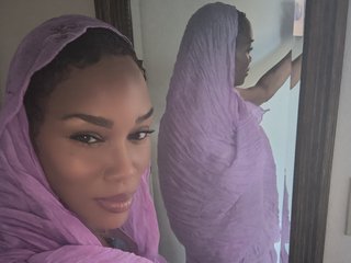 Erotični video klepet EmpressTeyamo