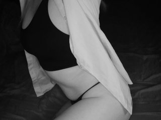 Erotični video klepet Essy-Vettie