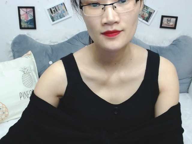 Oddajajo posnetke zaslona EstelleJML