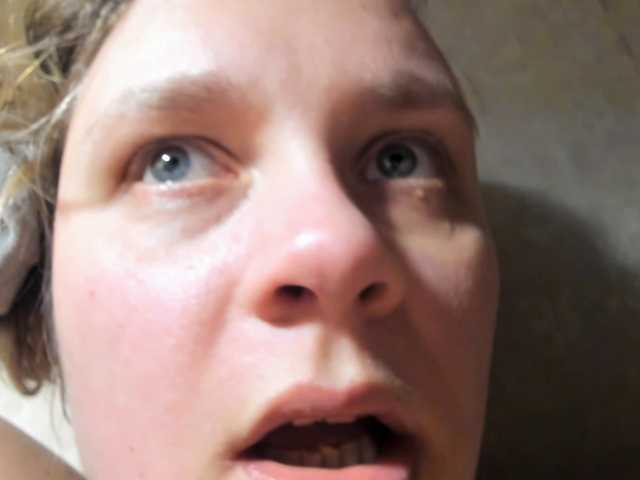 Oddajajo posnetke zaslona Frummi