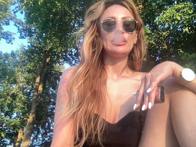 Oddajajo posnetke zaslona EvaGrey