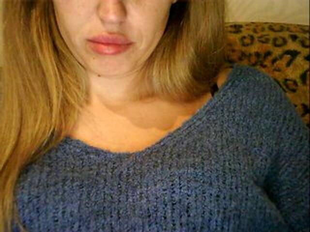 Oddajajo posnetke zaslona AngelLadyEva