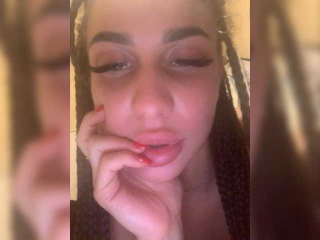 Oddajajo posnetke zaslona EvaLovel