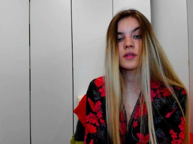 Fotografije evalovia69 Hello Guys welcome to my room, #cum see how a good show look like with a #fit #horny # latina girl