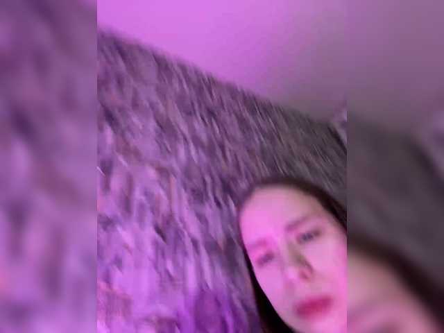 Oddajajo posnetke zaslona EvaMellrll
