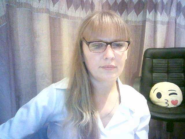 Oddajajo posnetke zaslona EvaOlsen