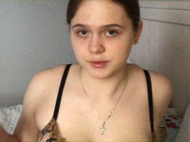 Oddajajo posnetke zaslona Evavlkv