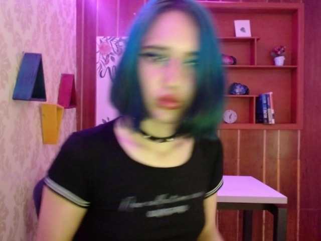 Oddajajo posnetke zaslona evelhyn