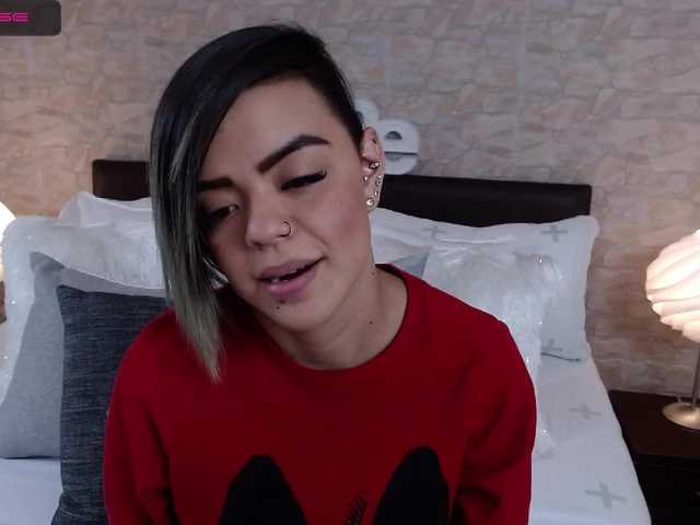 Oddajajo posnetke zaslona EvelynOwens