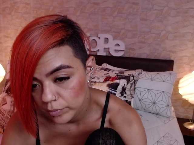 Oddajajo posnetke zaslona EvelynOwens