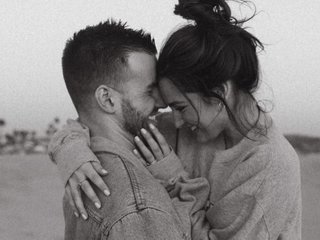 Erotični video klepet FirstTime69