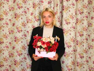 Erotični video klepet WindsOfChange