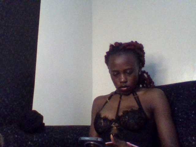 Oddajajo posnetke zaslona FlirtyPixie