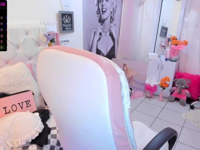 Oddajajo posnetke zaslona foxystarx