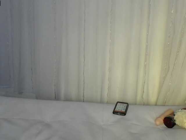 Oddajajo posnetke zaslona FRYDA-KING