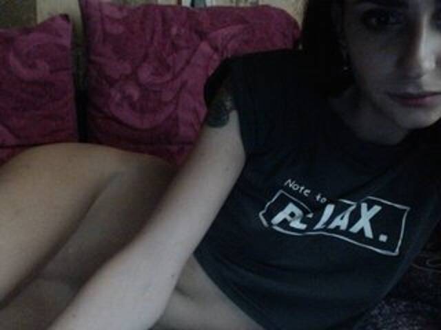 Oddajajo posnetke zaslona FuckCunt111