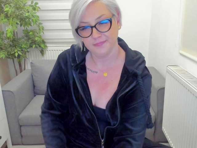 Oddajajo posnetke zaslona Gabbiemonroe