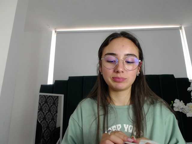 Oddajajo posnetke zaslona Gary-moon-