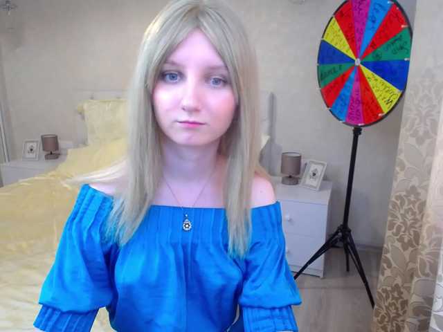 Fotografije YourDesserte Hello guys! Welcome to my room) Lets chat and have fun together! PVT-GRP On for you) spin wheel for 100! hot show with a wet t-shirt!