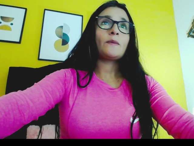 Oddajajo posnetke zaslona GiaConnor