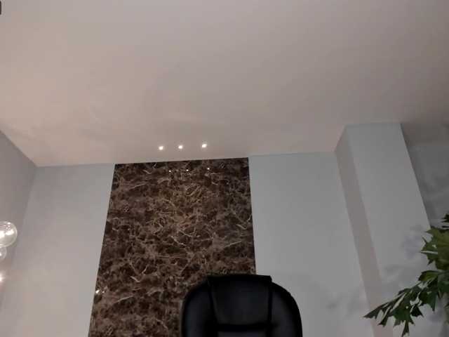 Oddajajo posnetke zaslona GianaWatson