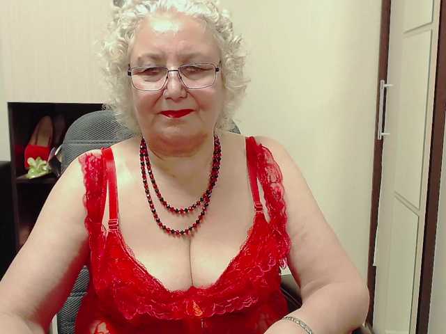 Oddajajo posnetke zaslona GrannyWants