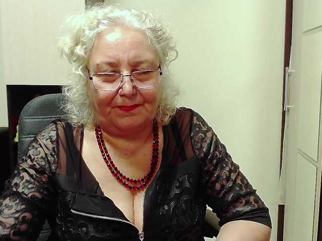 Oddajajo posnetke zaslona GrannyWants