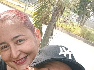 Erotični video klepet Green-y-violet