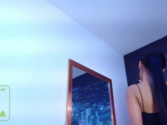 Fotografije hailyscot hello welcome to my living room #IamColombian #21years #brunette #longhair #naturalbody #single #height1.58 my god # blackeyes #smalltits