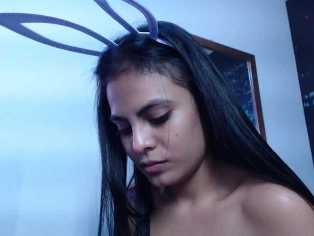 Fotografije hailyscot hello welcome to my living room #IamColombian #21years #brunette #longhair #naturalbody #single #height1.58 my god # blackeyes #smalltits