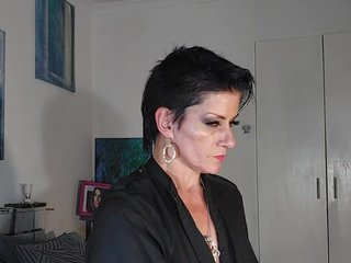 Erotični video klepet HelloCleo40