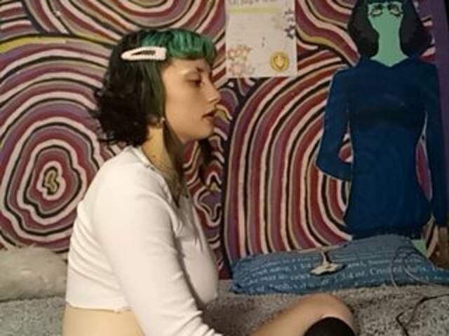 Oddajajo posnetke zaslona Helloitsecho