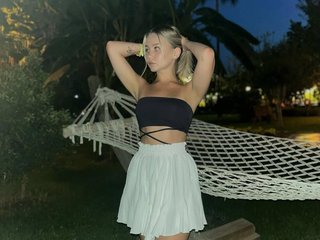 Erotični video klepet HellyPaw