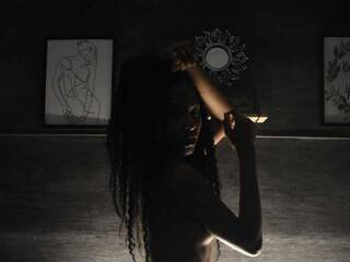 Erotični video klepet Hilary-9