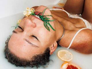 Erotični video klepet HolyMummy