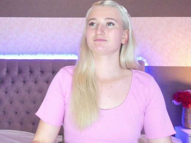 Oddajajo posnetke zaslona HollyTaillor