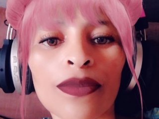 Erotični video klepet HoneyHeat1