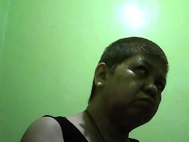 Oddajajo posnetke zaslona HornyGranny