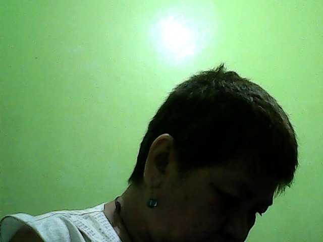 Oddajajo posnetke zaslona HornyGranny