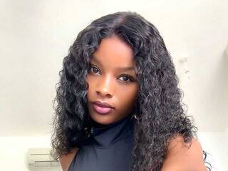 Erotični video klepet Hornylilbirdie