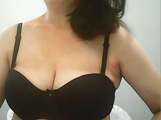 Oddajajo posnetke zaslona hotbabyasian