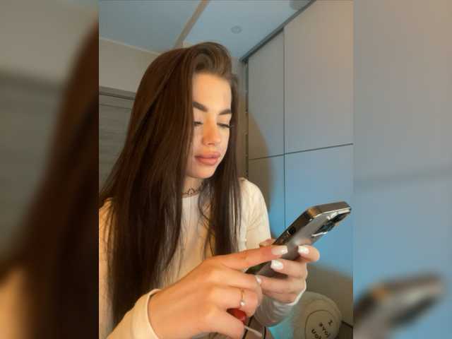 Oddajajo posnetke zaslona HotGirlEva
