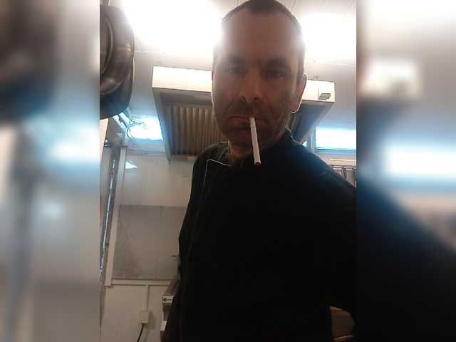 Oddajajo posnetke zaslona Hotiren