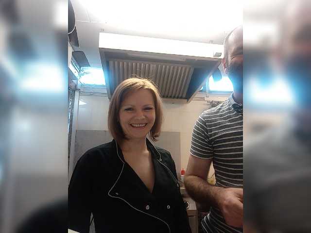 Oddajajo posnetke zaslona Hotiren