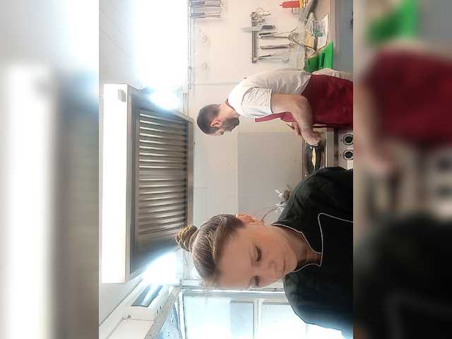 Oddajajo posnetke zaslona Hotiren